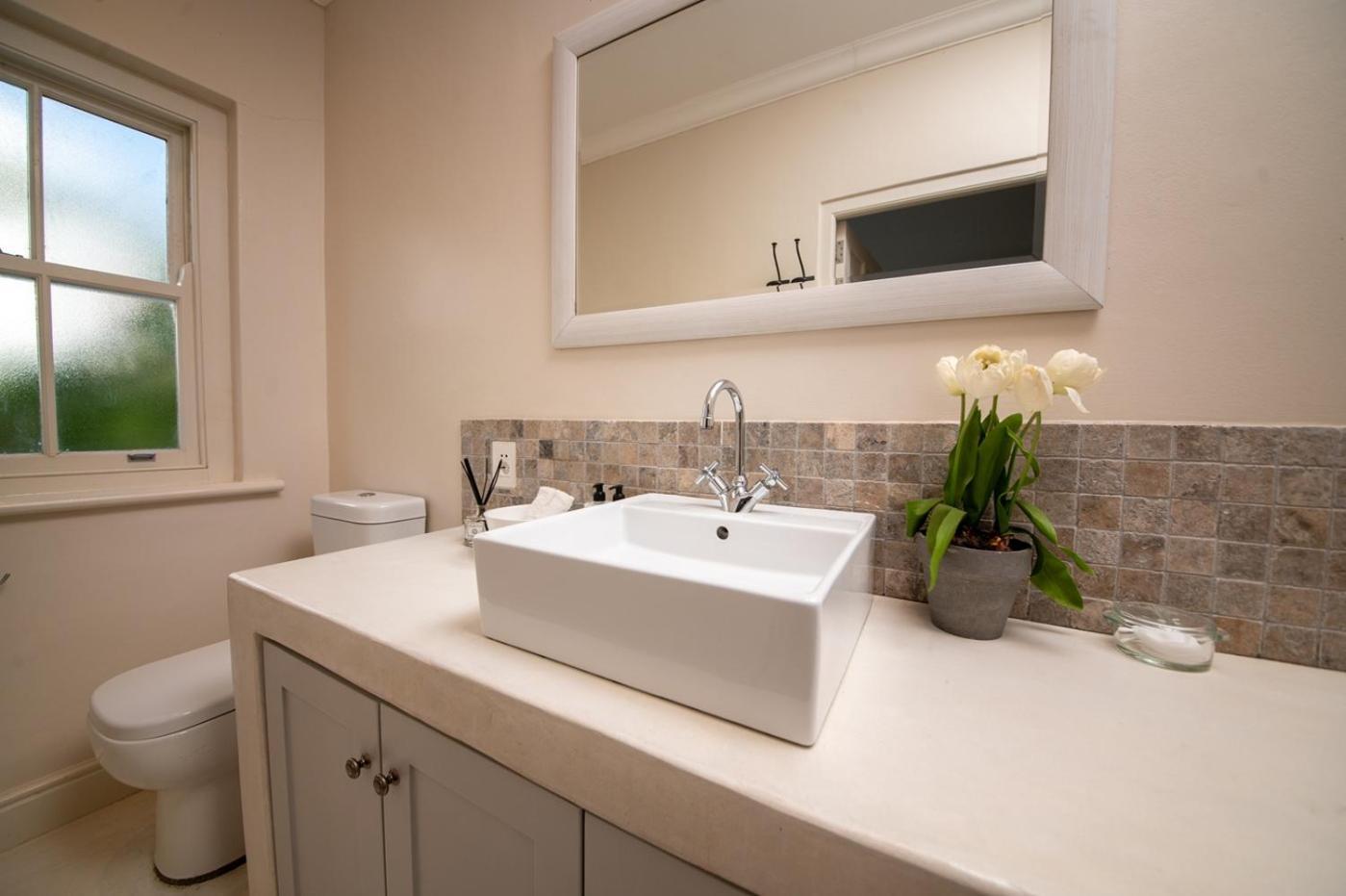 Maison D'Ail Guest House Franschhoek Bagian luar foto